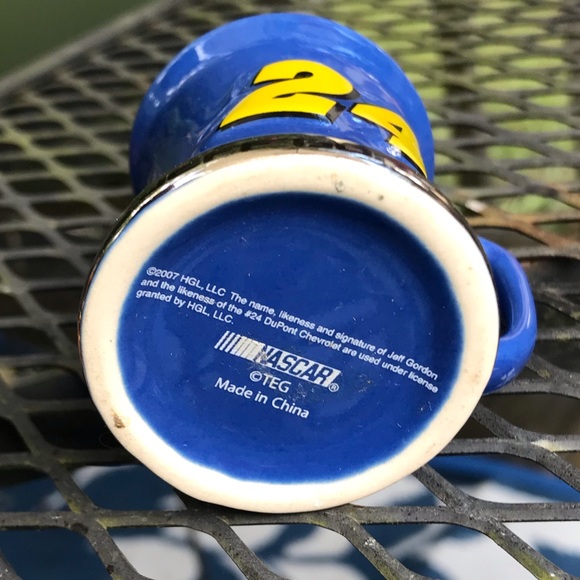 NASCAR #24 Jeff Gordon Resin Bear Figure And Tiny Cup Mug Each Approx 2โ High - Picture 3 of 5